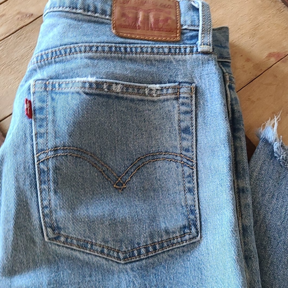 Levi’s Light Wash Jeans